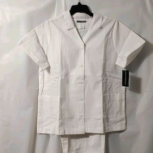 Snow Birds 

Womens White Scrub Set Shirt and Pant